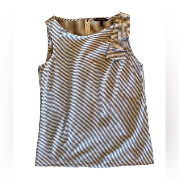 Banana Republic Blue & White Striped Blouse Top. Size XS Great Condition! - Picture 1 of 9